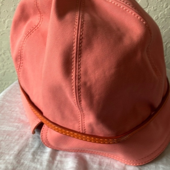 Coach: Coral Tara Bucket Hat- P/S